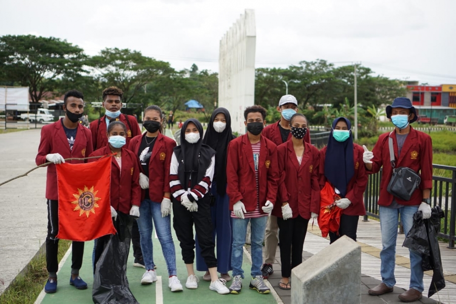Peringatan Hari Sampah Nasional, Mahasiswa Akuntansi UNIMUDA Sorong ikut berpartisipasi
